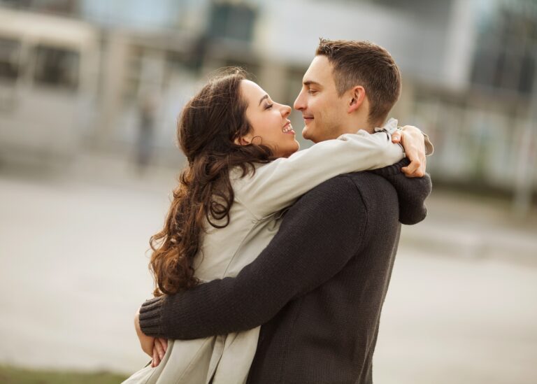 Deset zmot o razmerjih, ki lahko uničijo še tako zdrav odnos